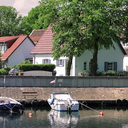 Auster, Direkt Am Alten Strom * Rostock